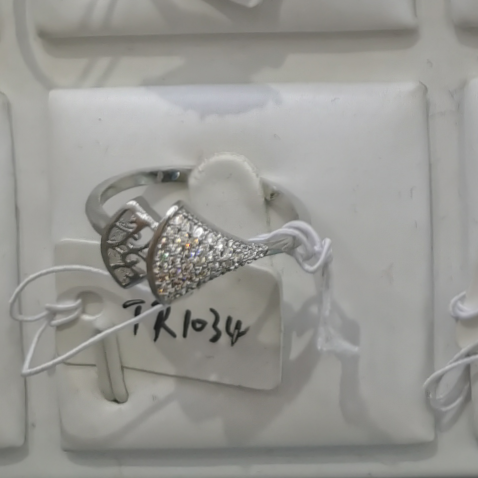 The shape of the ring fan is amazing