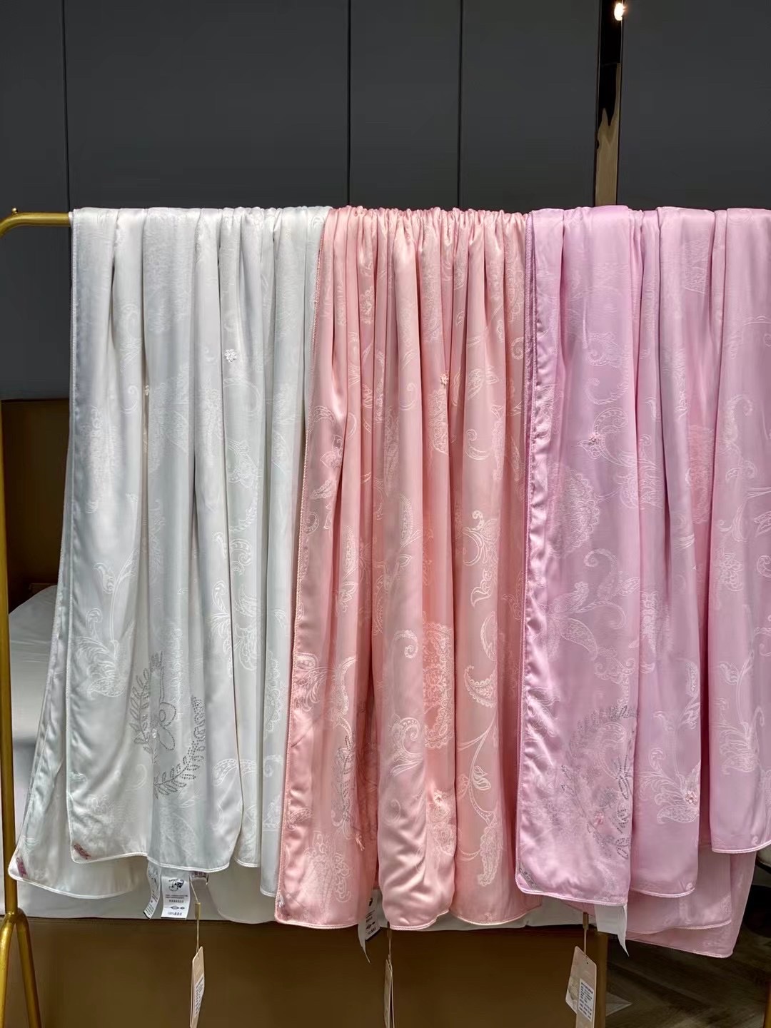 Silk quilt bedding Application Scenario