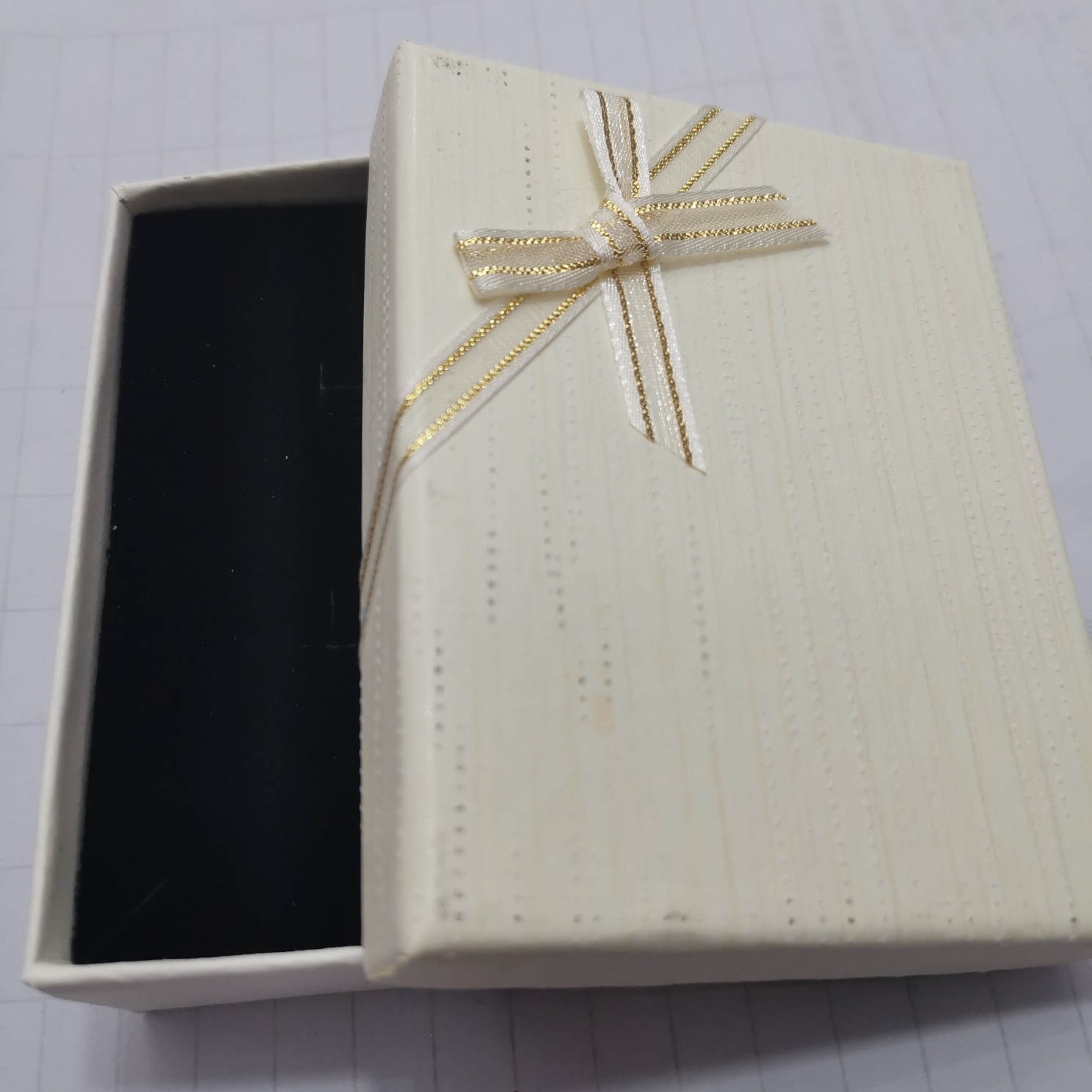 蝴蝶结吊坠盒183