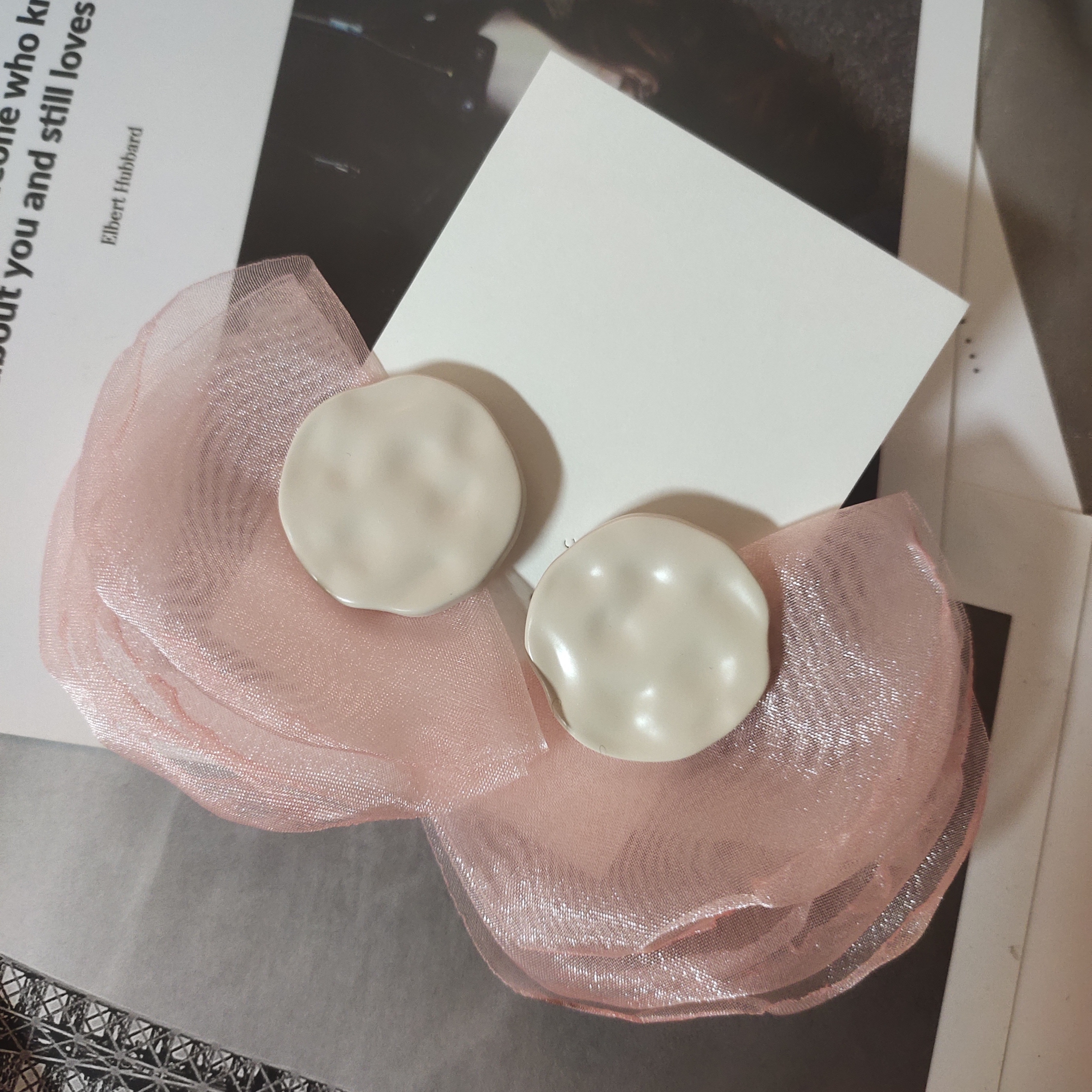 JINMUKE, a new collection of fashionable earrings imported from Dongdaemun, South Korea, featuring personalized fan-shaped silk tulle stud earrings in 2021 detail image 4