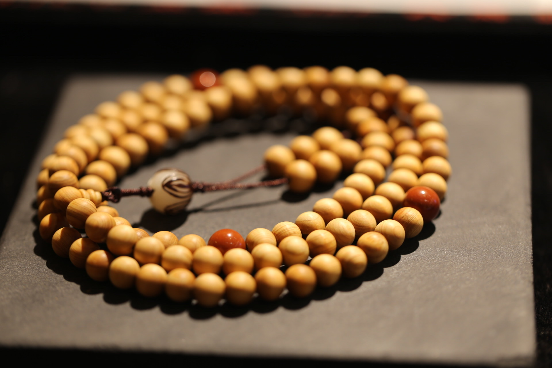 National Trend - Natural Taihang Mountain Cliff Cypress Prayer Beads 8mm round and smooth Item Picture