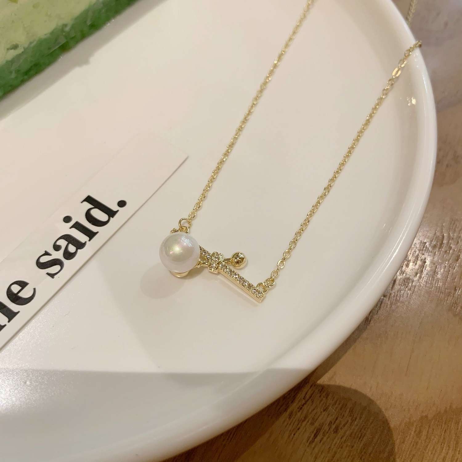 A simple and elegant Japanese and Korean fashion necklace, a niche design for women on Instagram, and a light luxury exquisite collarbone chain accessory for summer Specification image