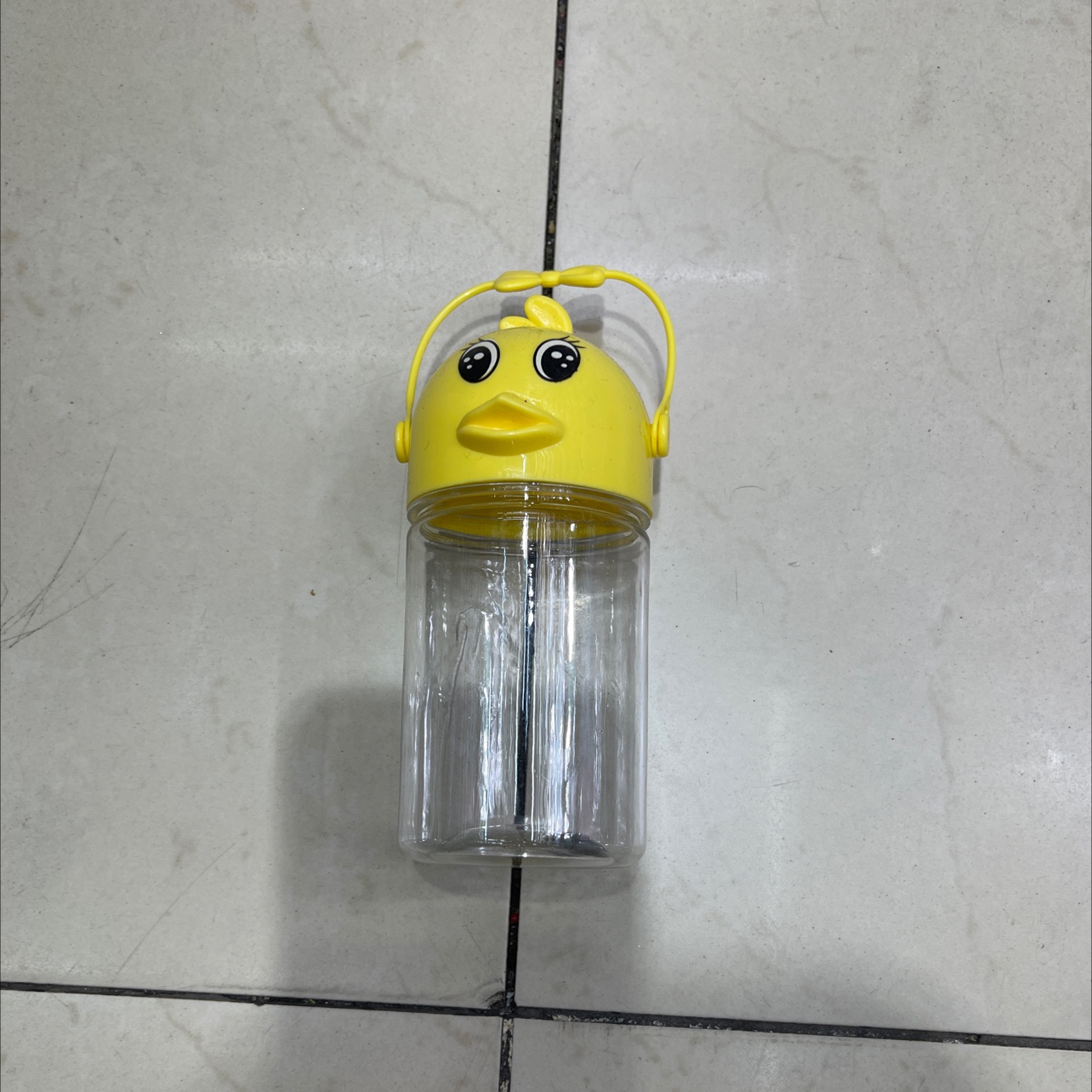 小黄鸭塑料瓶图