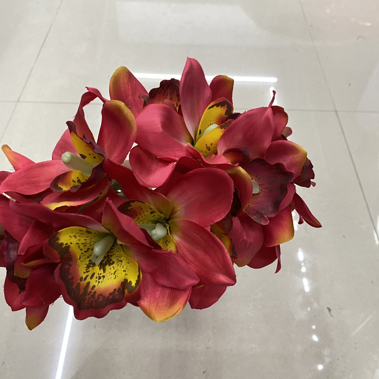Bouquet of bright red perfume
