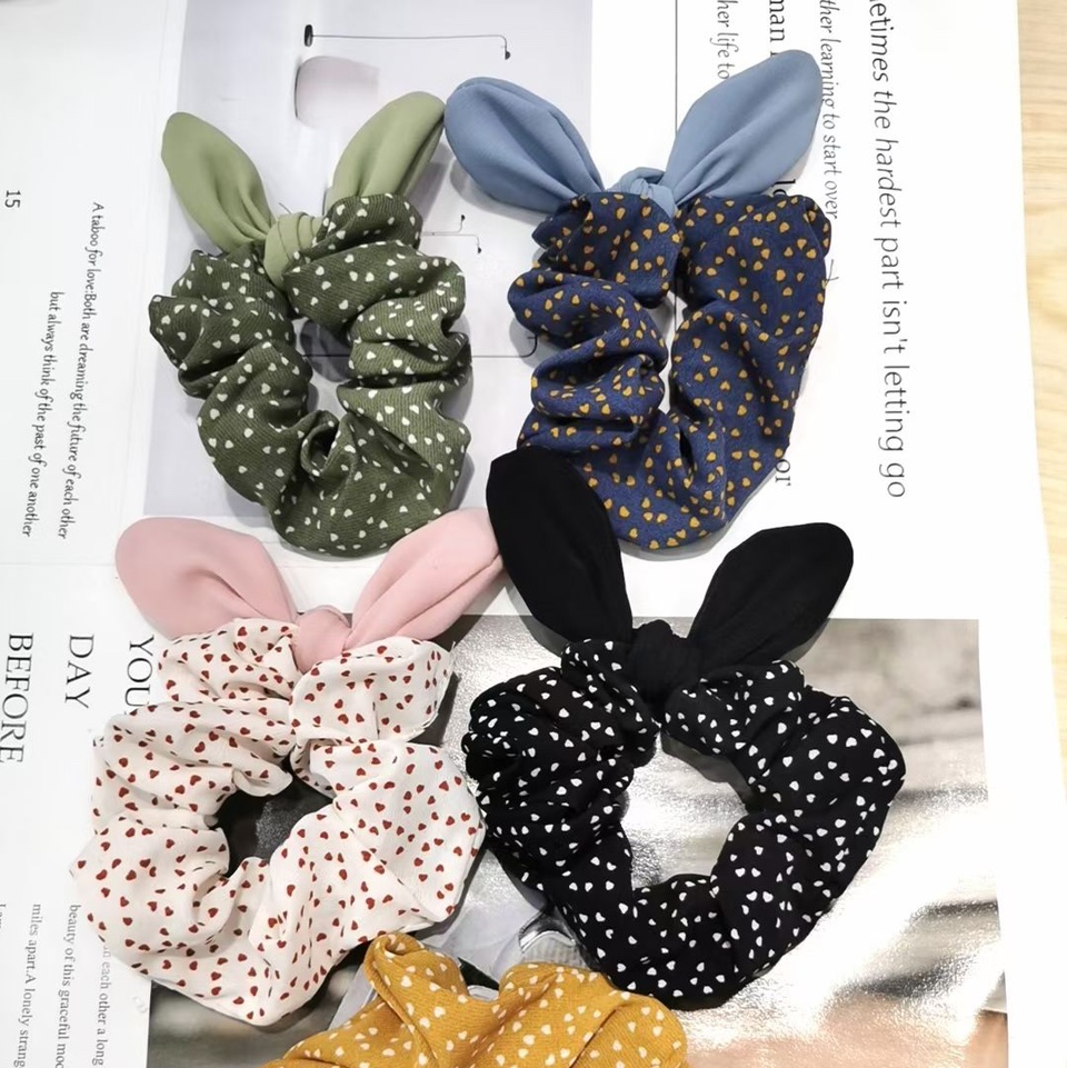 Korean girl's sweet hair tie, simple headband, versatile, fluffy and cute animal ear hair band when going out