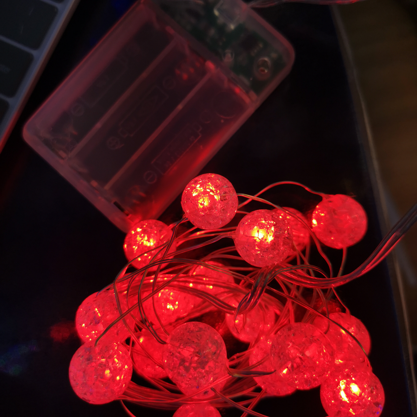 Crack bead colorful synchronous light