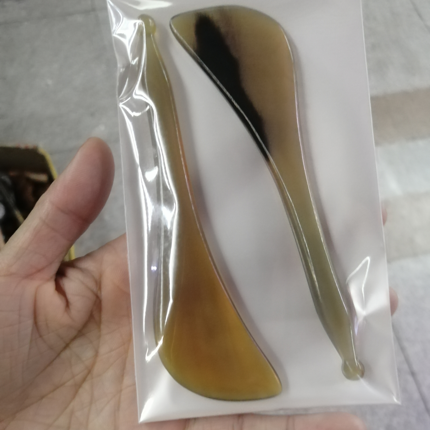 点穴棒按摩刮脸牛角刀