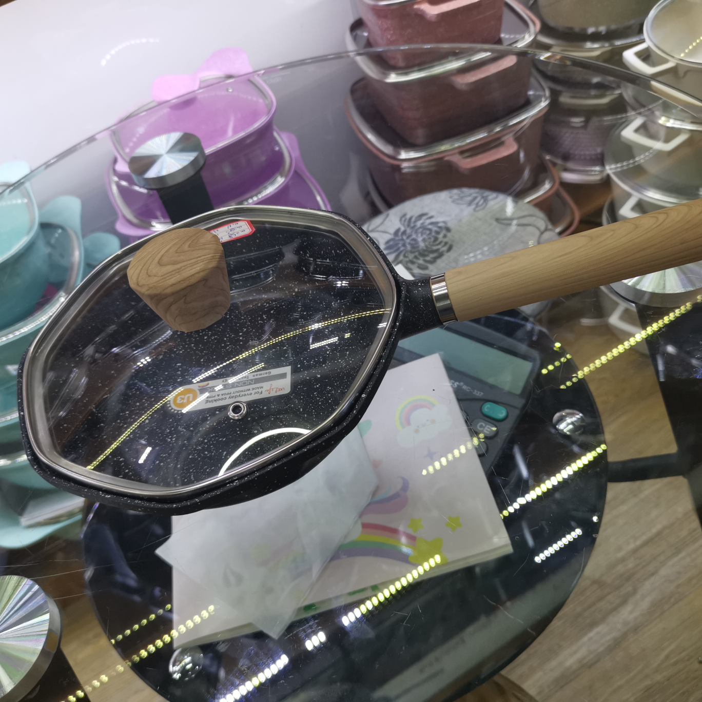 A 20cm star anise frying pan