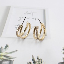 Claw-chain double loop metal earrings, elegant, shiny and versatile.