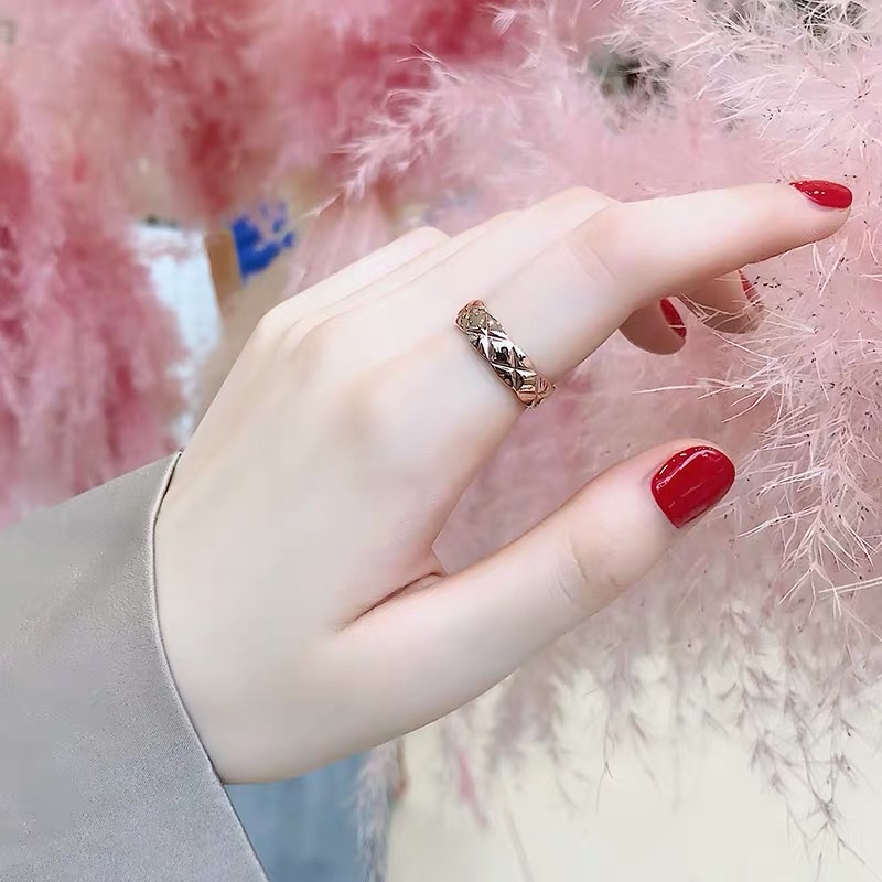 A new, minimalist and unique stainless steel women's ring with a niche design by Jieya Steel Jewelry detail image 2
