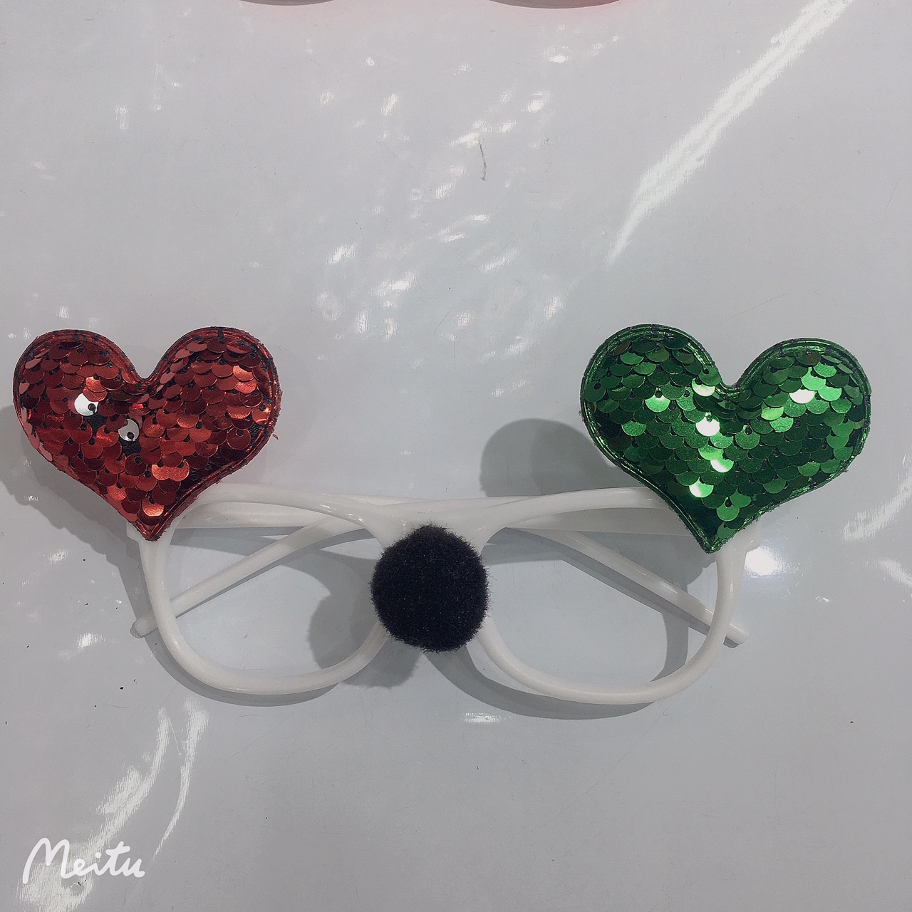 Sequined heart glasses