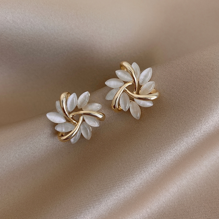 Cat's eye earrings