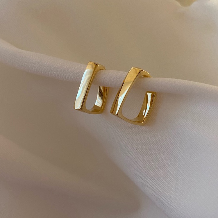 Square metal stud earrings, elegant, sparkling