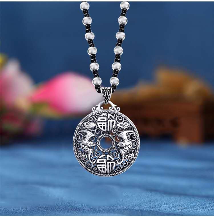 Jingpuli Jewelry Collection Silver large beads and black beads Korean wax thread long sweater chain ~ Family photo Application Scenario