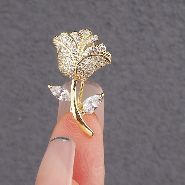 Small bud brooch