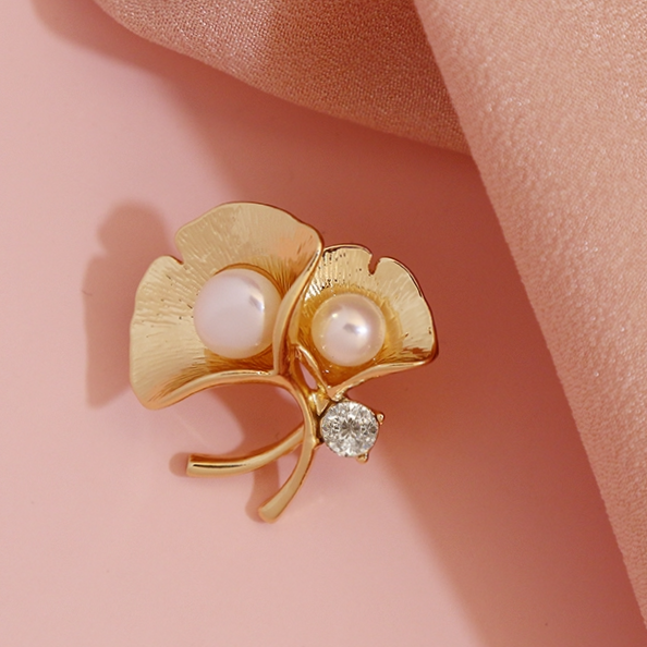 Double fan brooch