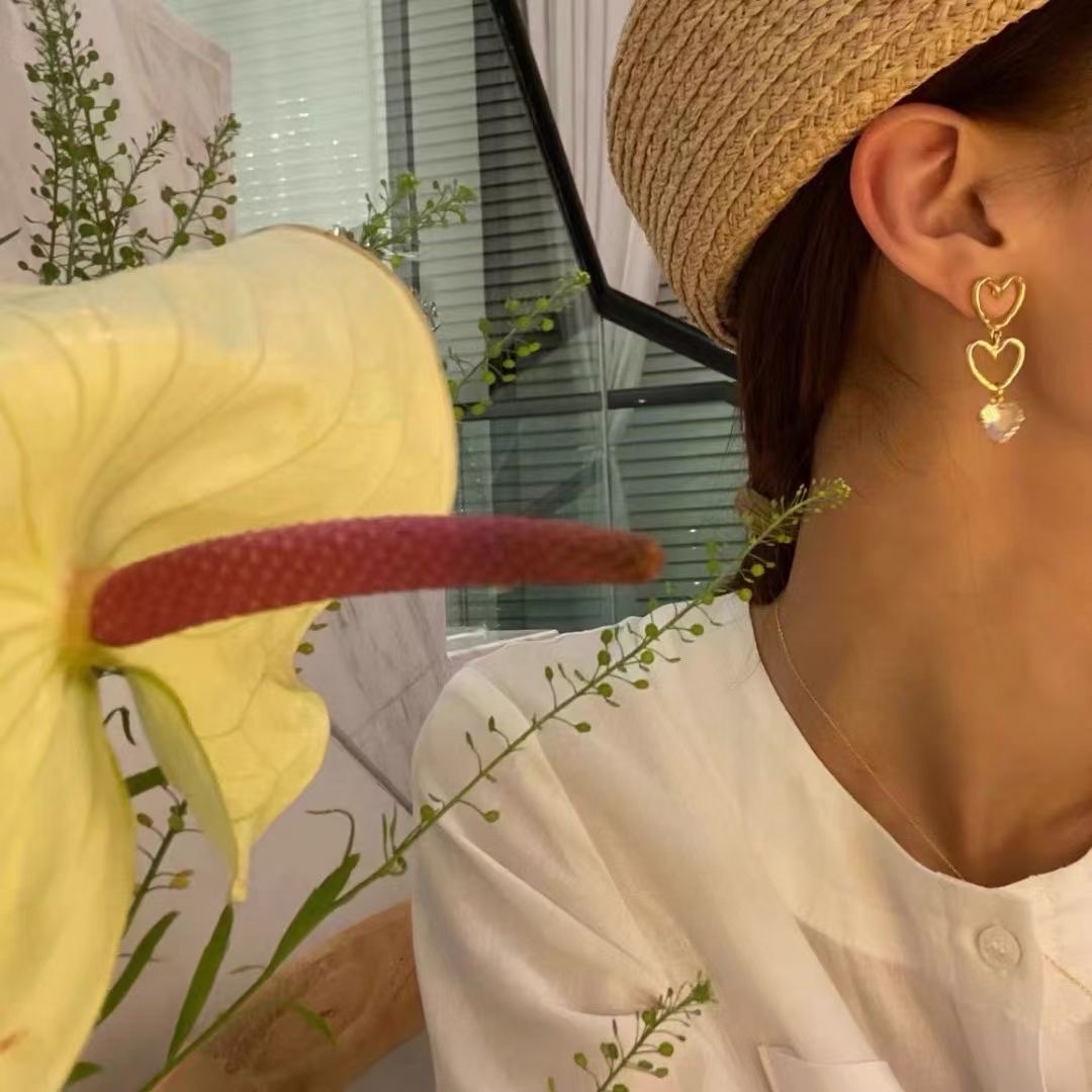 JolieJuly's matte metal heart-shaped diamond pendant earrings and earrings from South Korea are simple and elegant long styles detail image 3