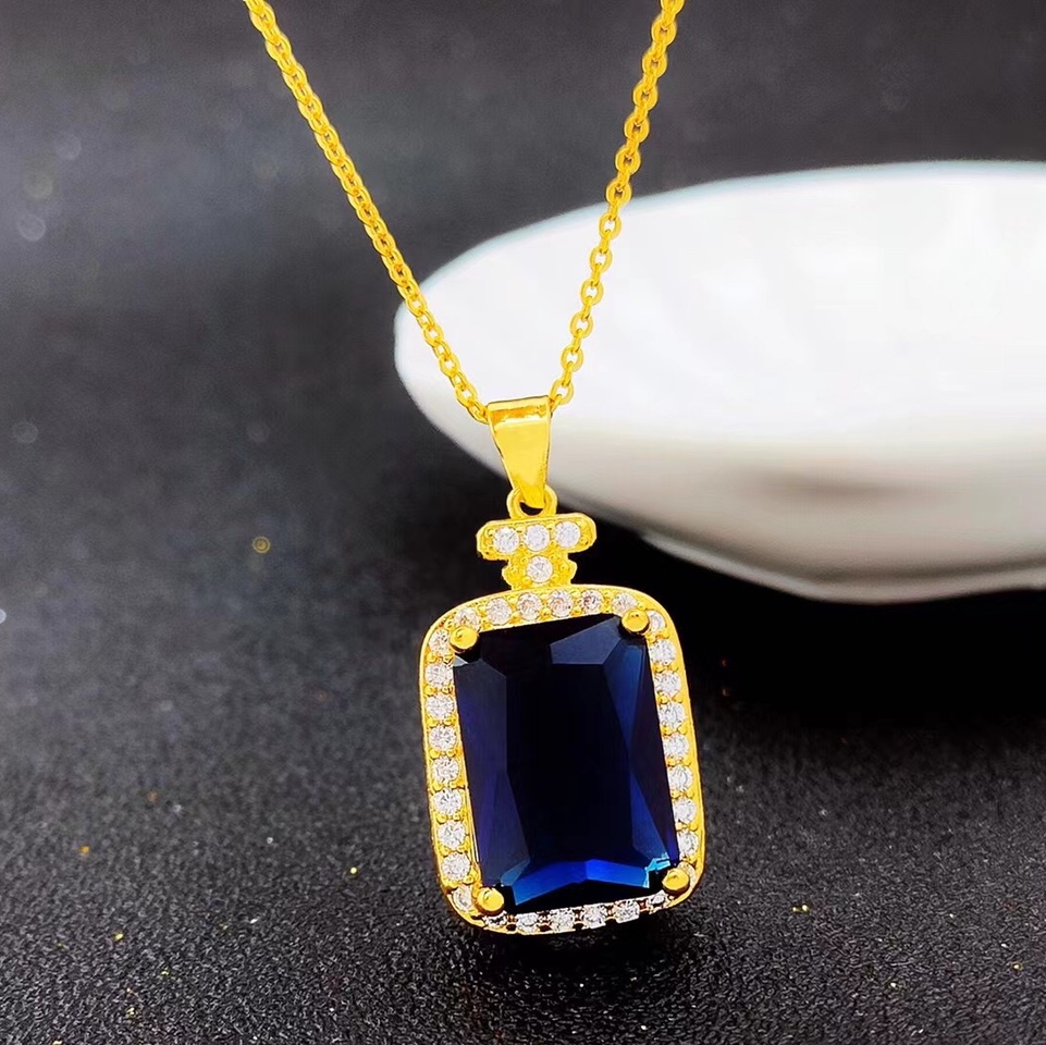 Royal blue perfume bottle pendant, noble and elegant