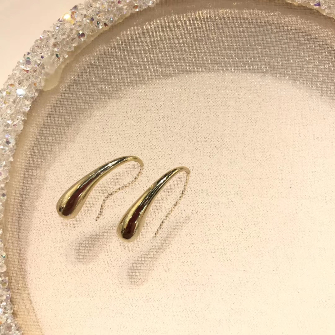 2021 New exquisite bow earrings, women's high-end feel, Japanese and Korean style, internet-famous super shiny stud earrings, personalized earrings 6 Item Picture
