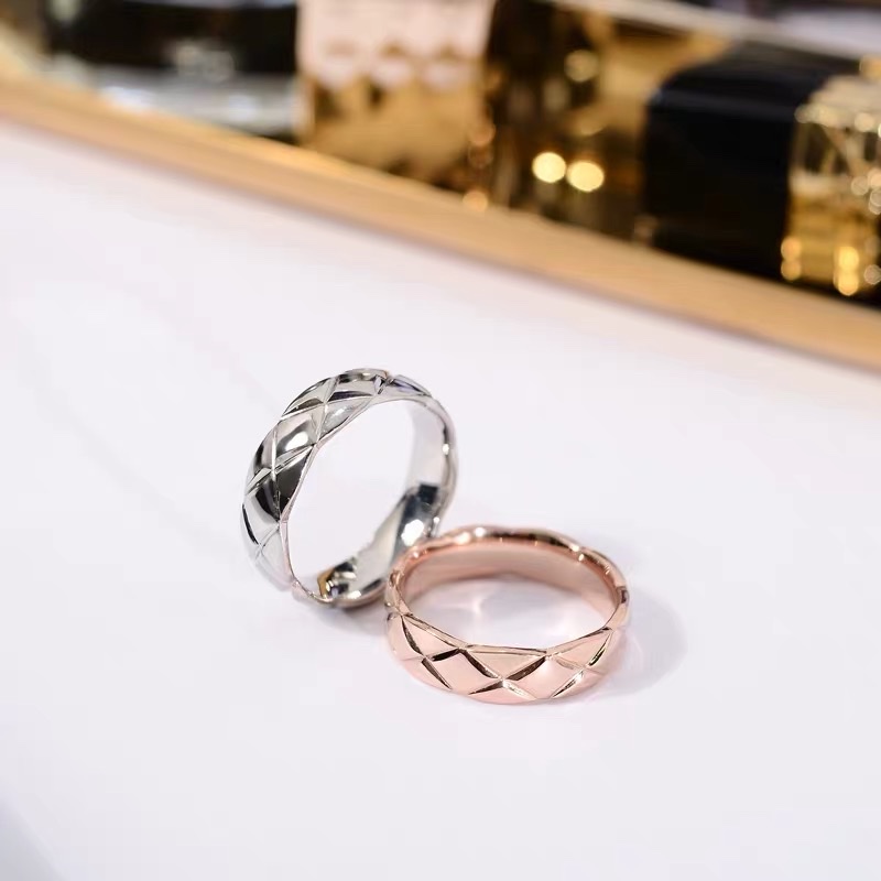 A new, minimalist and unique stainless steel women's ring with a niche design by Jieya Steel Jewelry detail image 1
