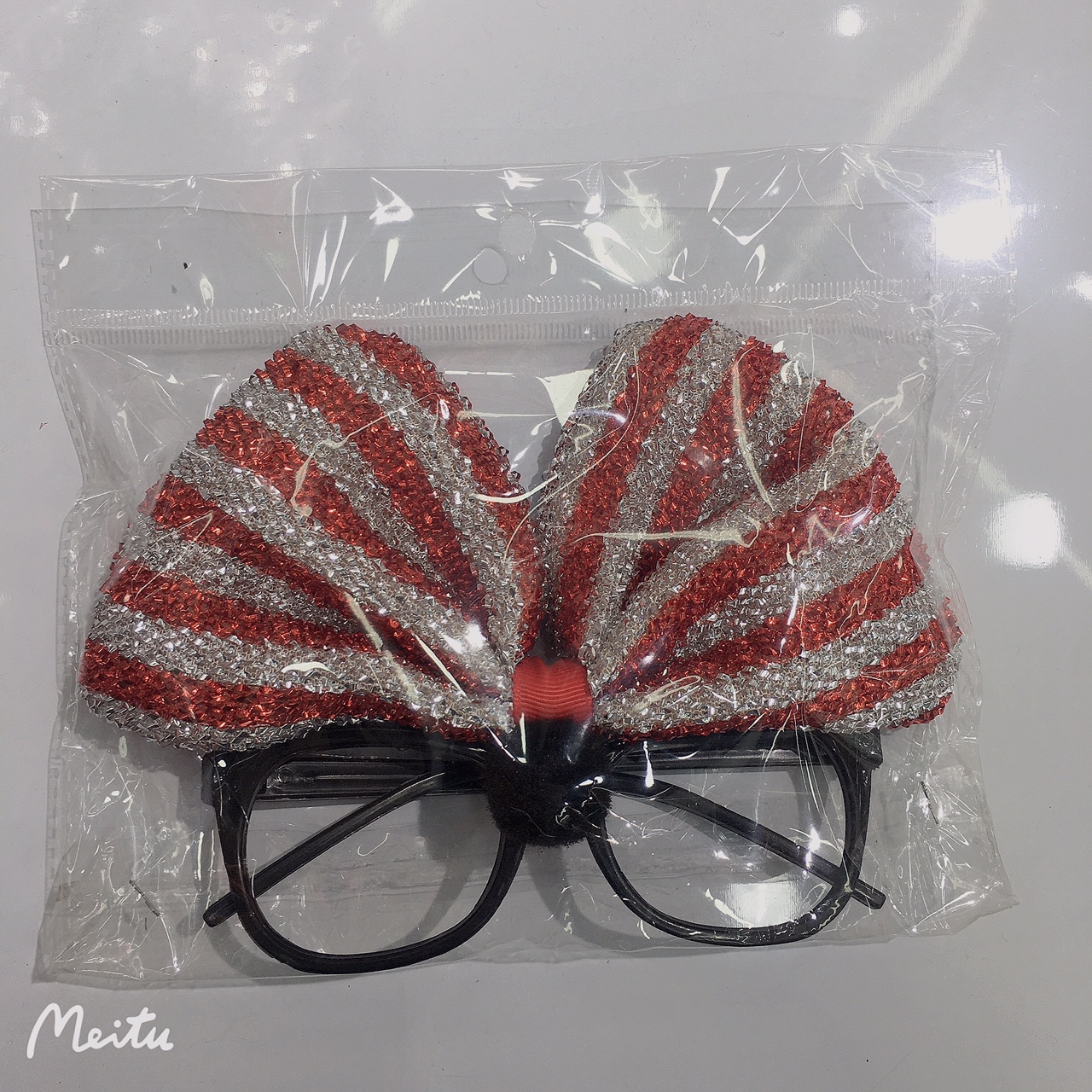 Square bow glasses 2