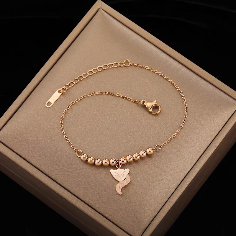 Network explosion high-grade bracelet female summer bracelet niche design new bracelets fashion light luxury tide fox bracelet 95