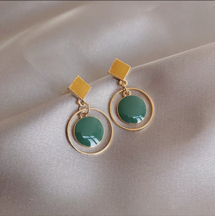 Stud earrings A08