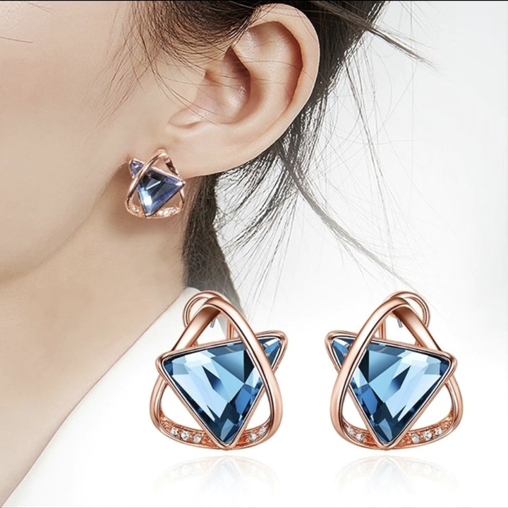 Stud earrings A16