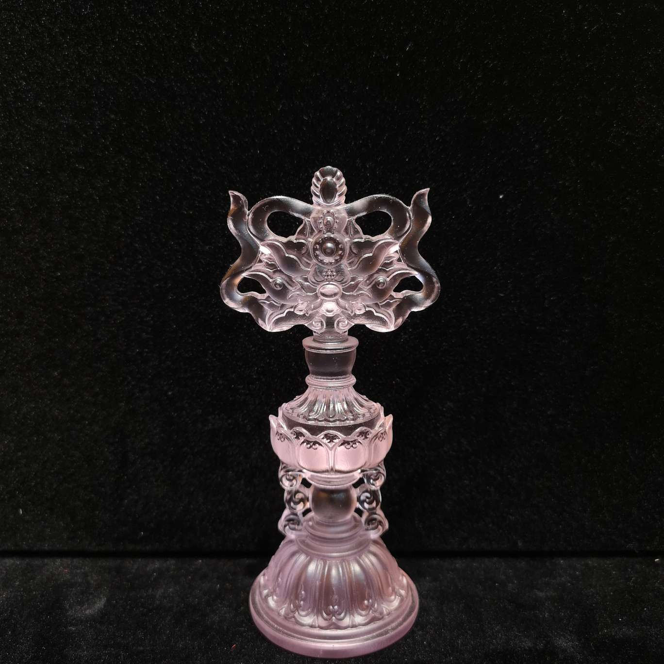 Glass Eight Auspicious Trumpet Item Picture
