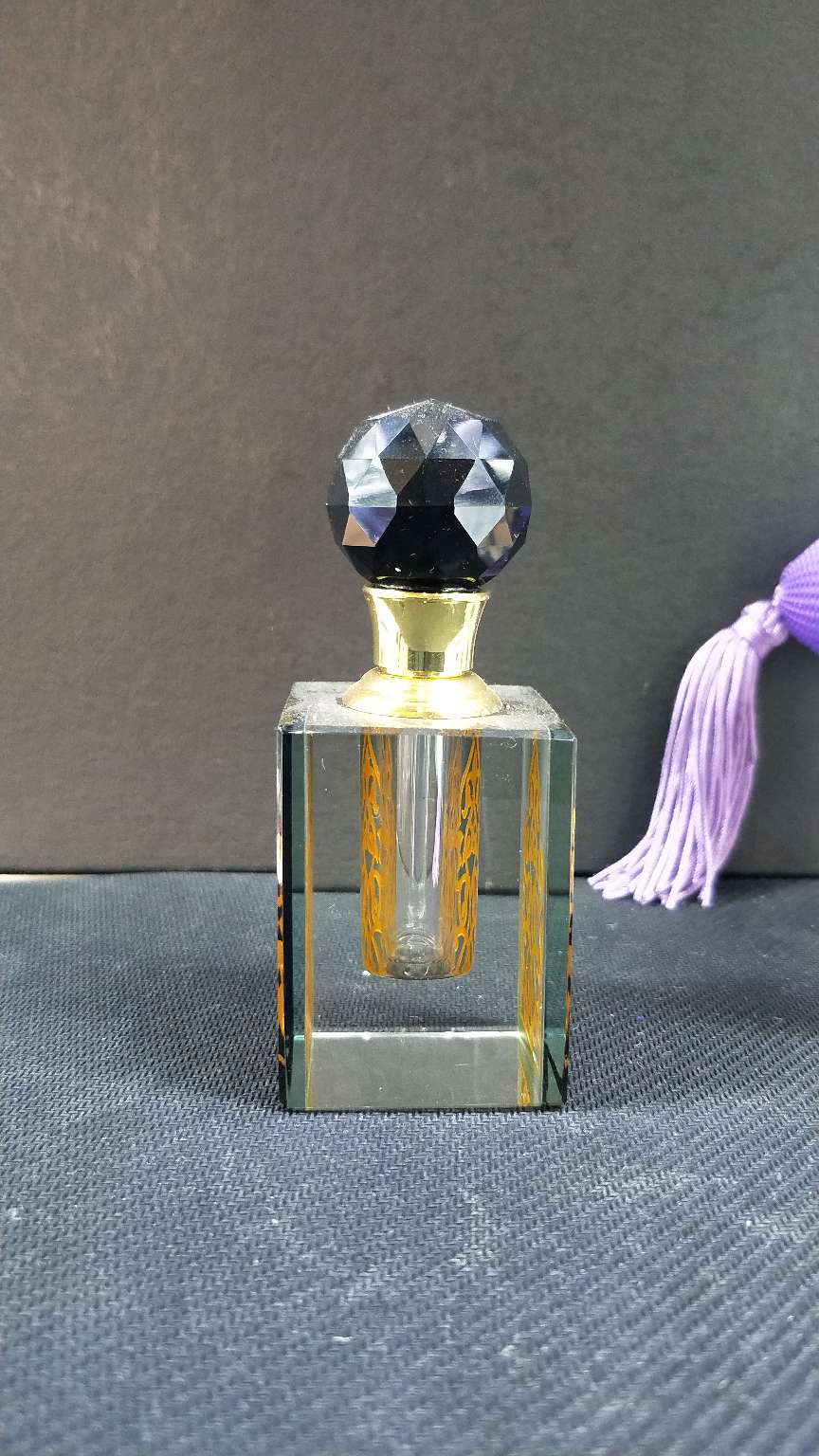 High-end crystal perfume Bottle 01 details Picture