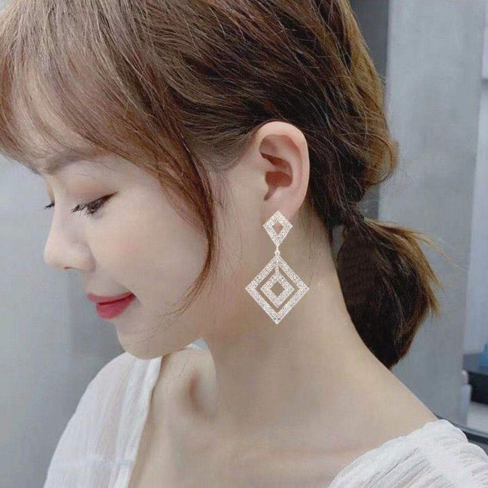 Fashionable high-grade earrings female temperament network red everything explosive earrings new 2021 personality temperament earrings