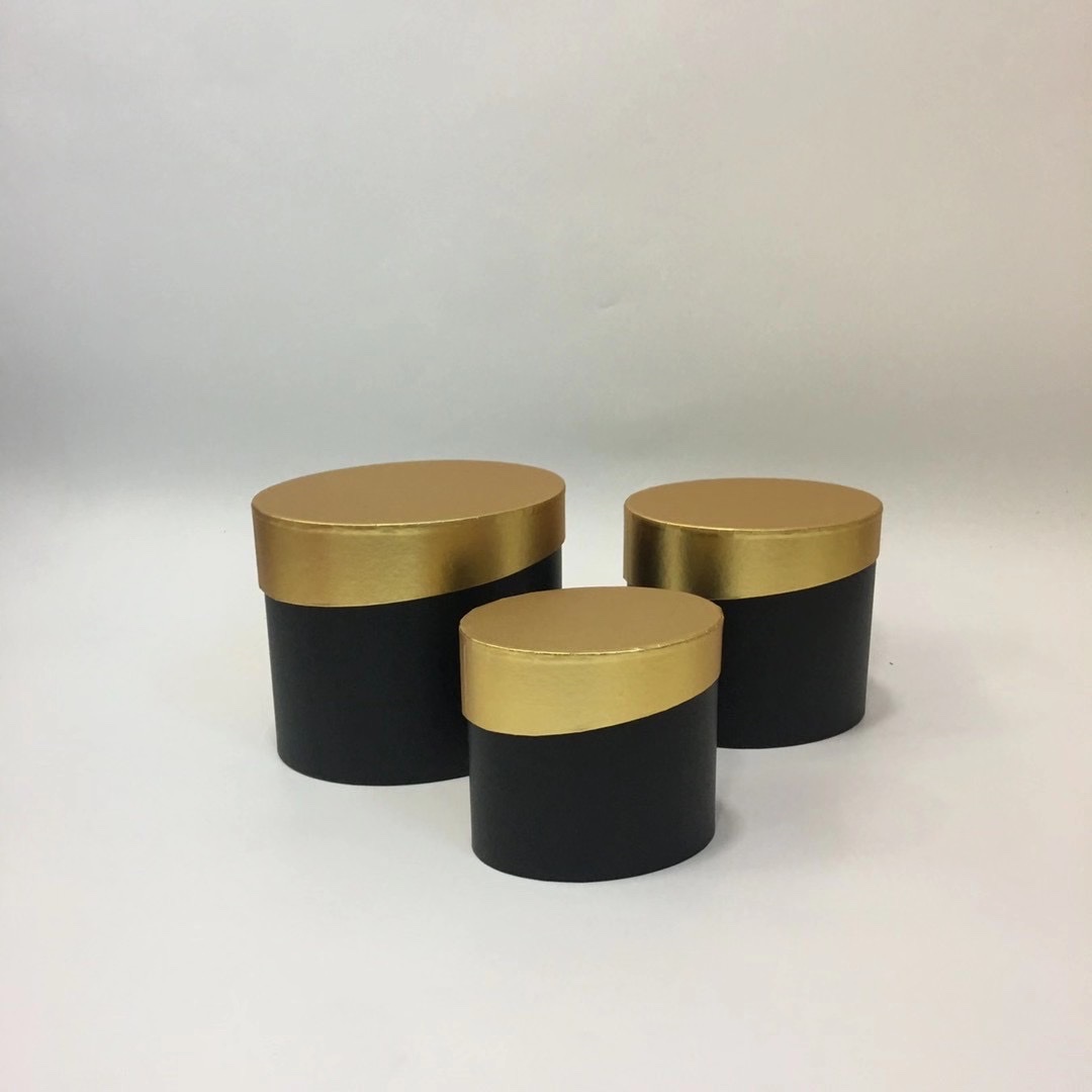 A cute gift box with gilded gold edges Specification image