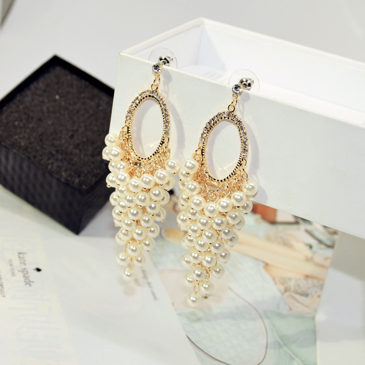 Hand-made pearls threaded around rhinestone long earrings, temperament goddess, sparkling.