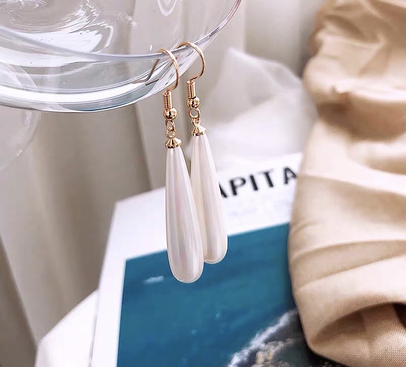 Yuna Accessories A-130 Japanese, Korean, European and American exquisite, luxurious, elegant, individual and fashionable long pearl ear hooks Item Picture