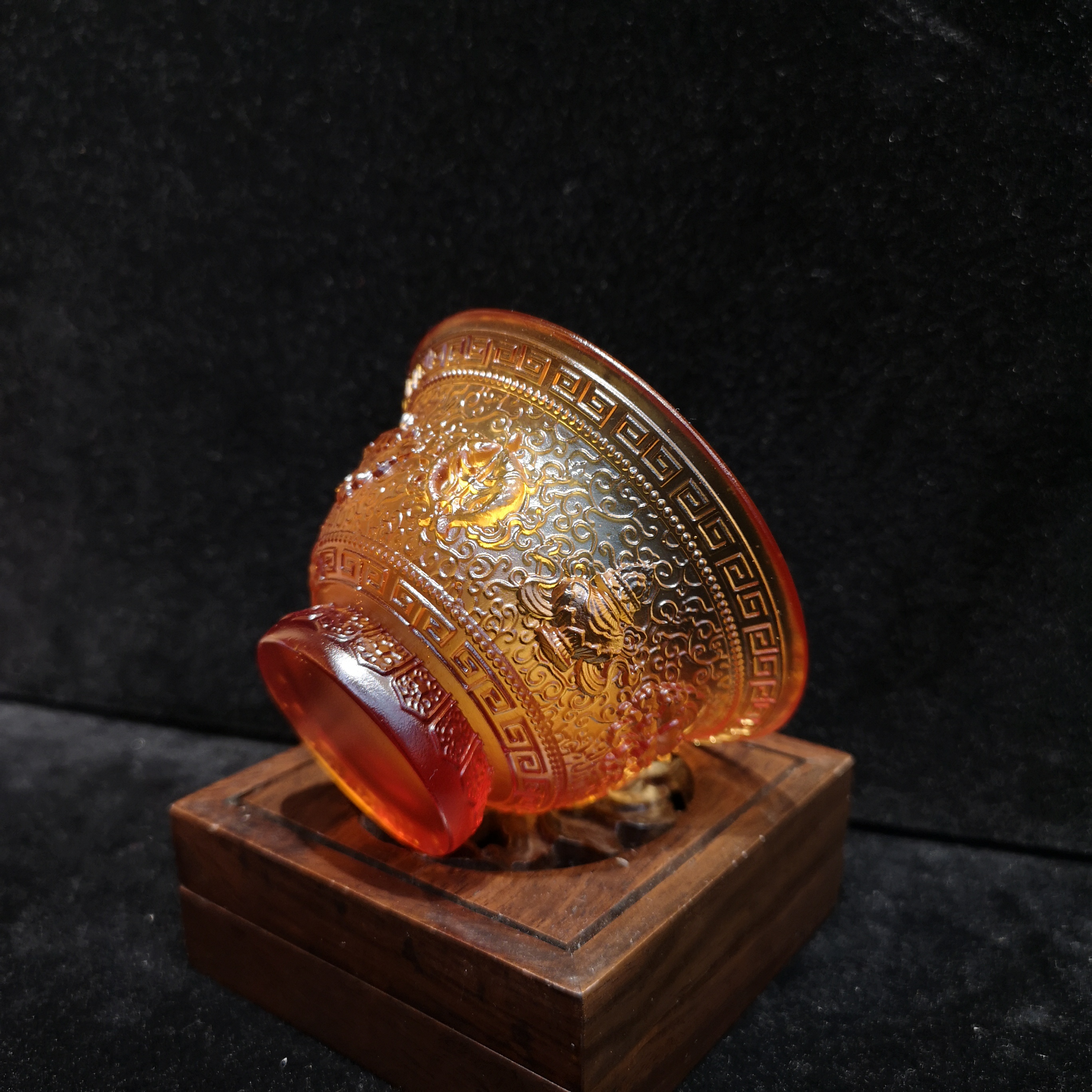 The seven-colored glazed offering bowl