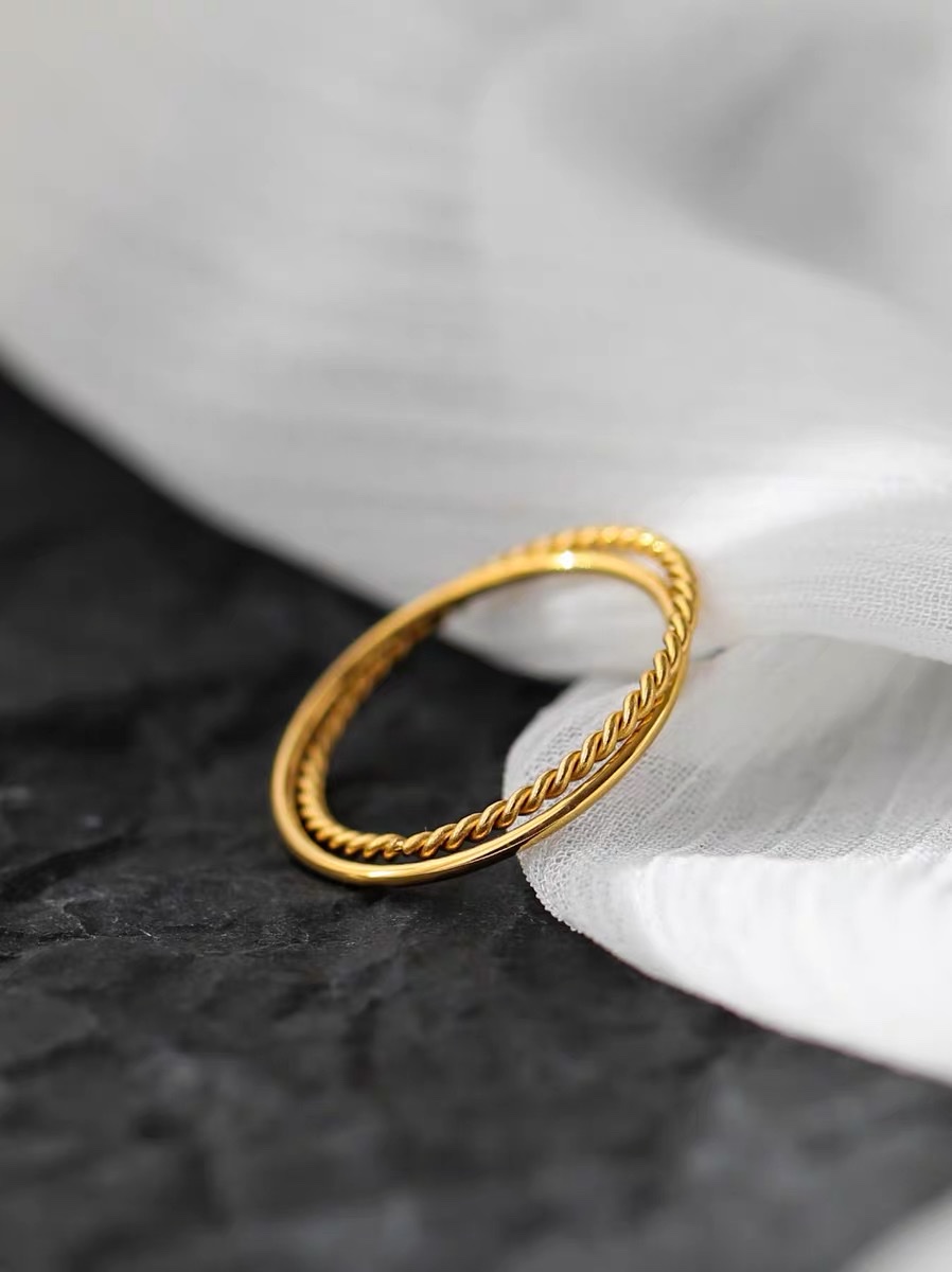 A light luxury and exaggerated double ring for women's index finger, with a niche European and American style and fashion Specification image