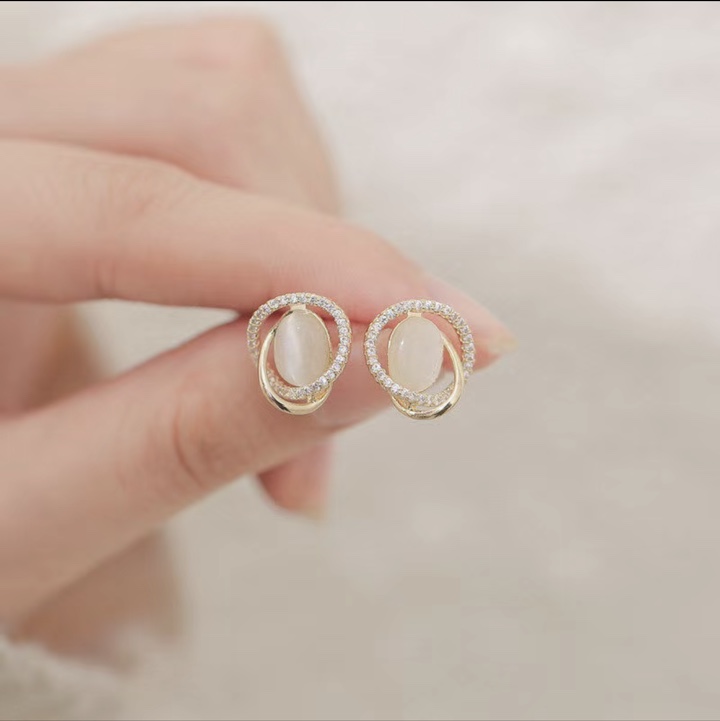 Stud earrings A80