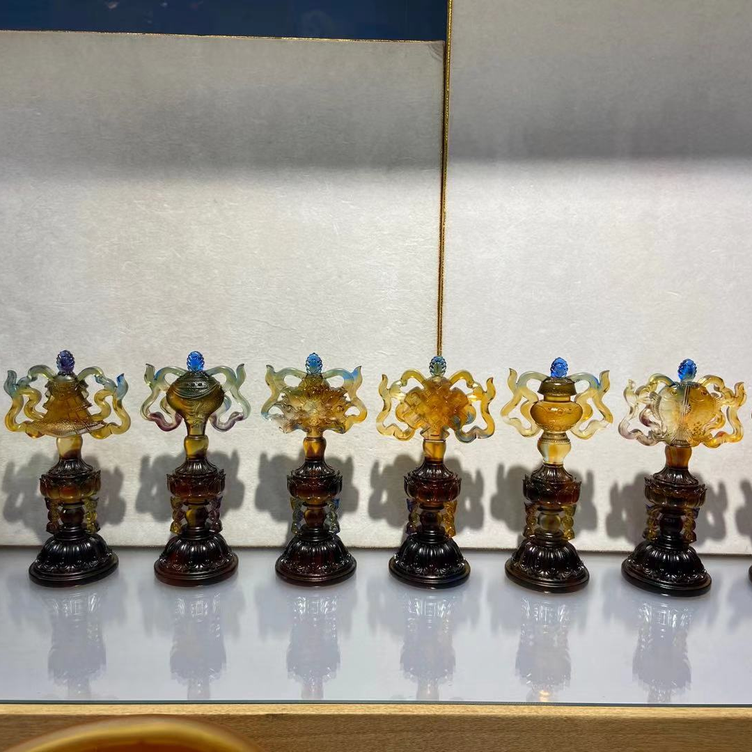 The Eight Auspicious signs of glassware
