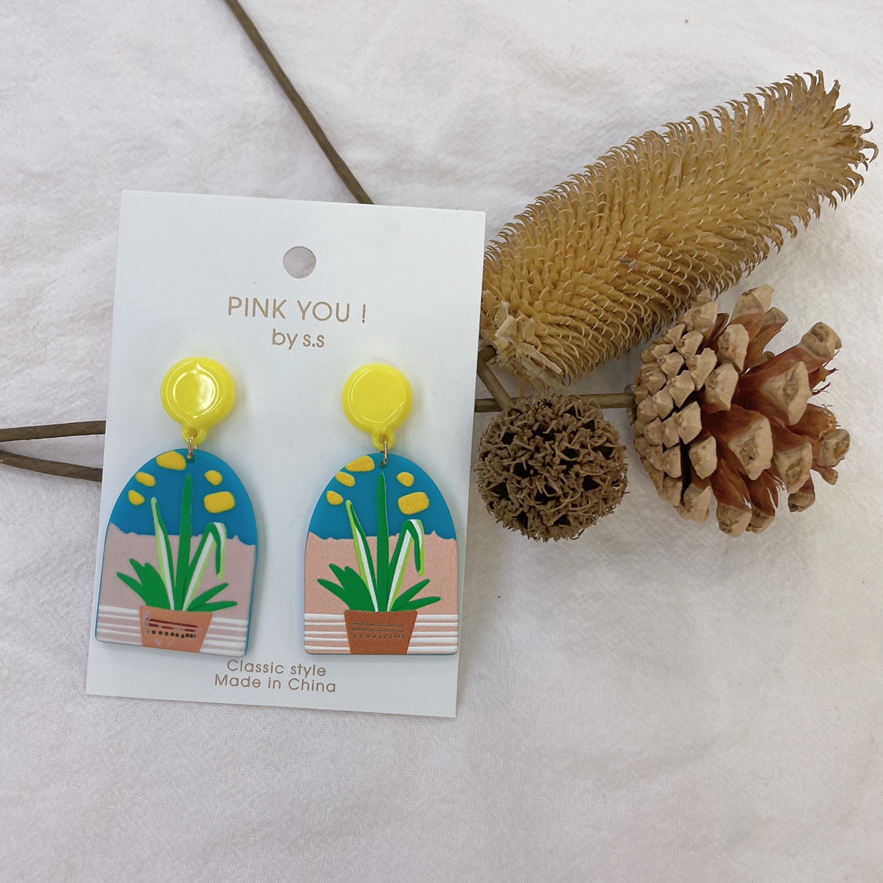 Acrylic anti-allergy oil painting holiday earrings female summer Japanese art earrings female niche design personality earrings two-color pot thumbnail
