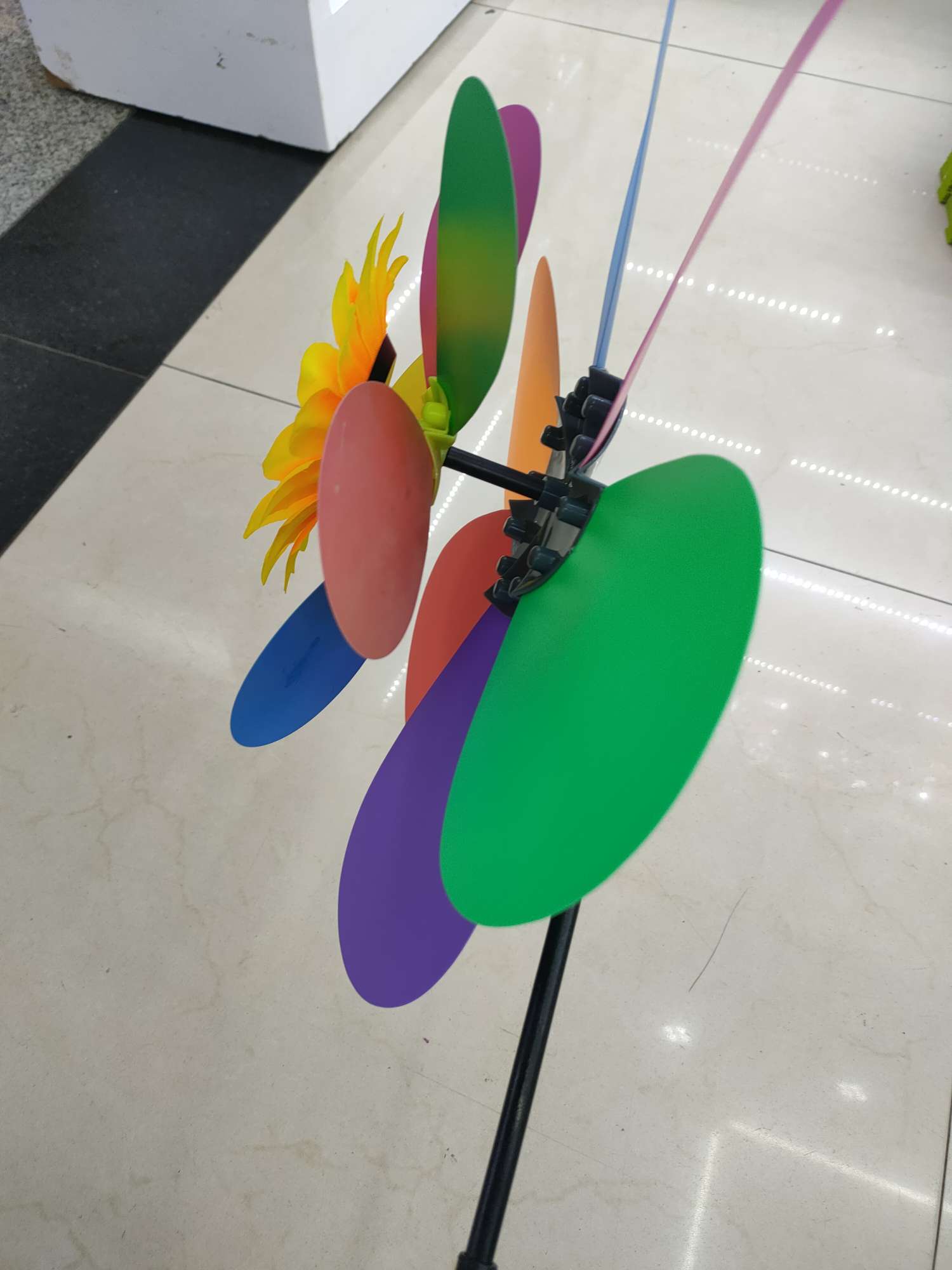Double-layer six-color windmill detail image 2