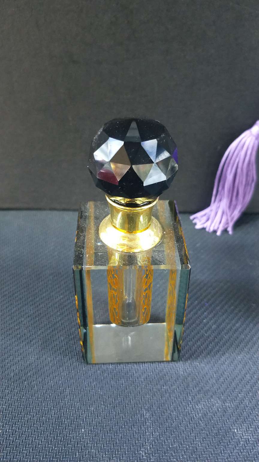 High-end crystal perfume Bottle 01 Application Scenario