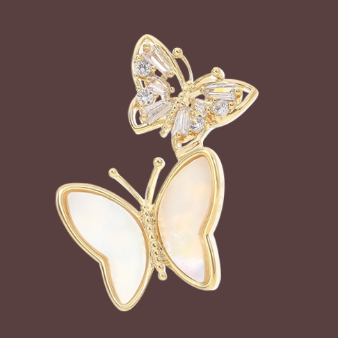 Dancing brooch