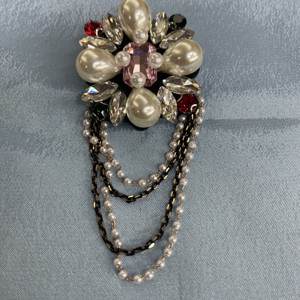 Stylish High quality Pearl Chain Brooch 8