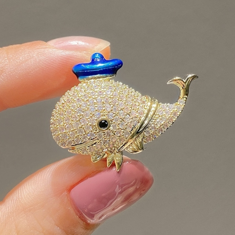 Little dolphin pin