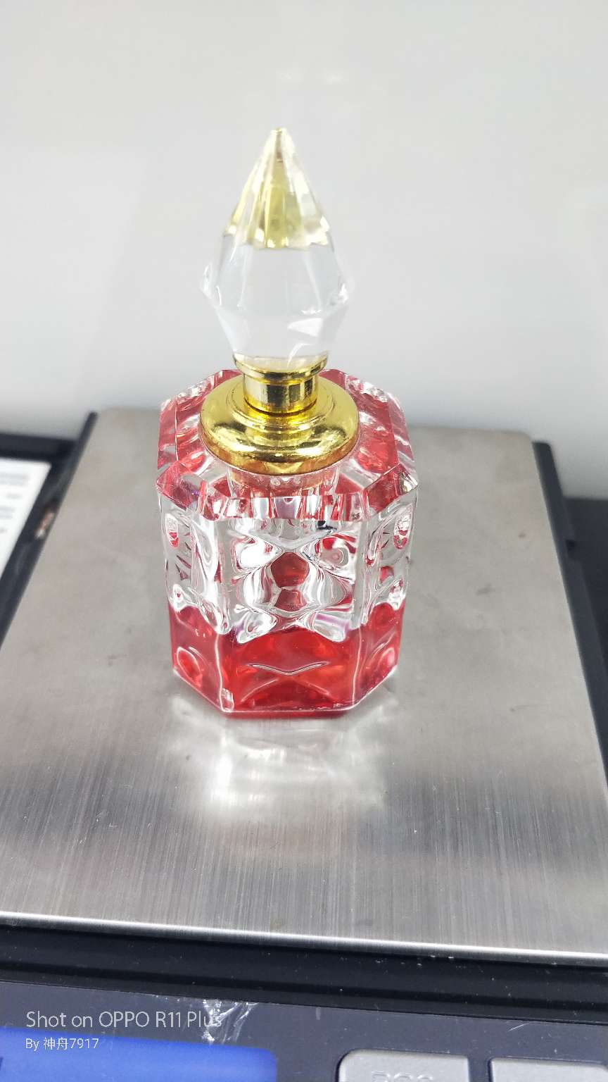 Small Crystal perfume bottle 7 details Picture