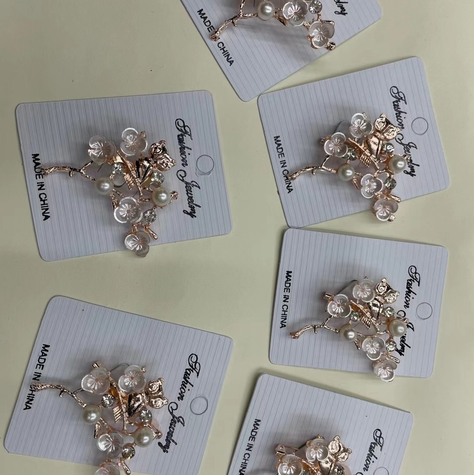 Pearl Small Plum Blossom brooch series of National Trend