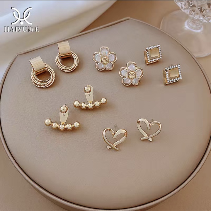 Stud earrings A59
