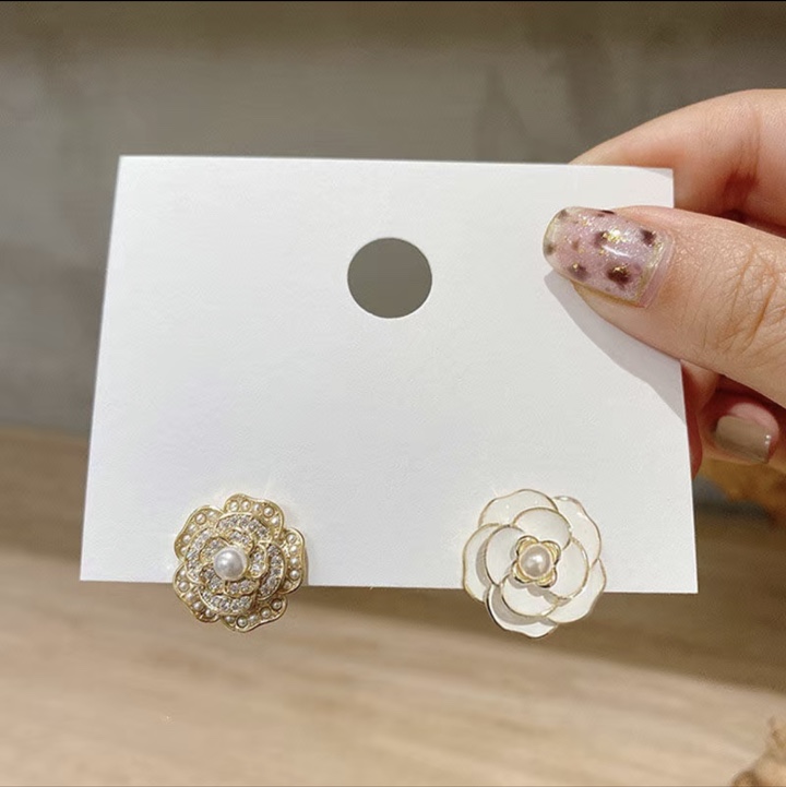 Stud earrings A23