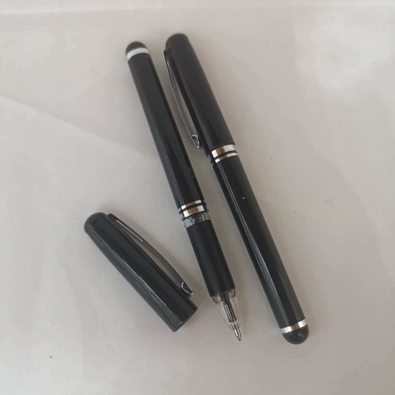 Signature Pen 1.0 Ballpoint pen Black refill Application Scenario
