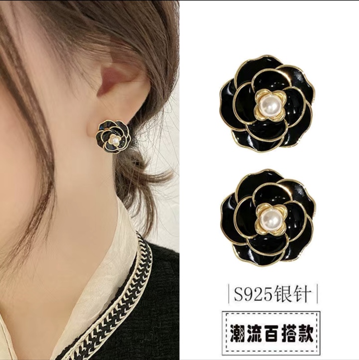 Stud earrings A30